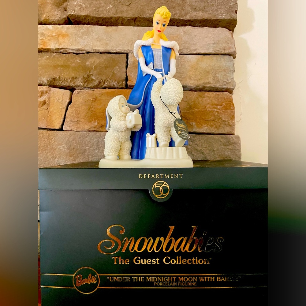 Snowbabies: Barbie w two babies! Beautiful addition to any collection.